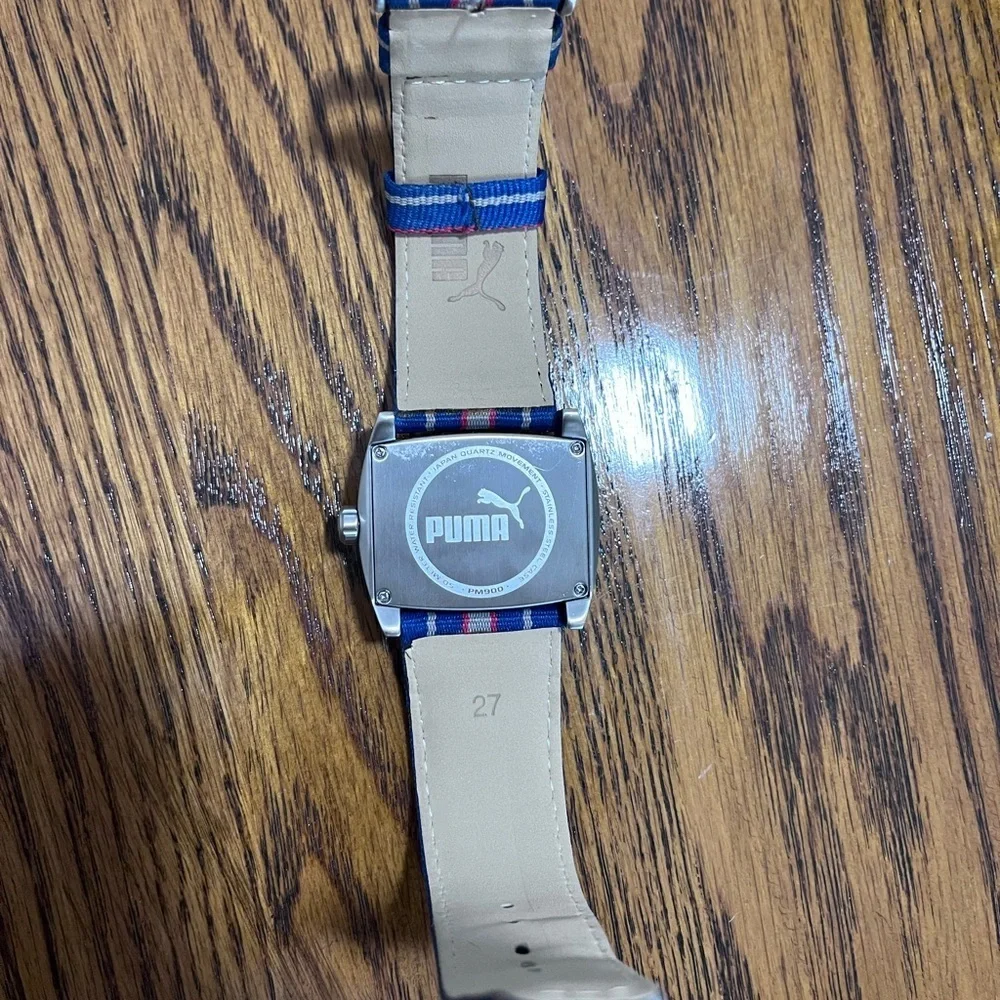 Puma Analog‎ Wristwatch PM900 with Water Resistance and a Buckle Band Japan Y2K